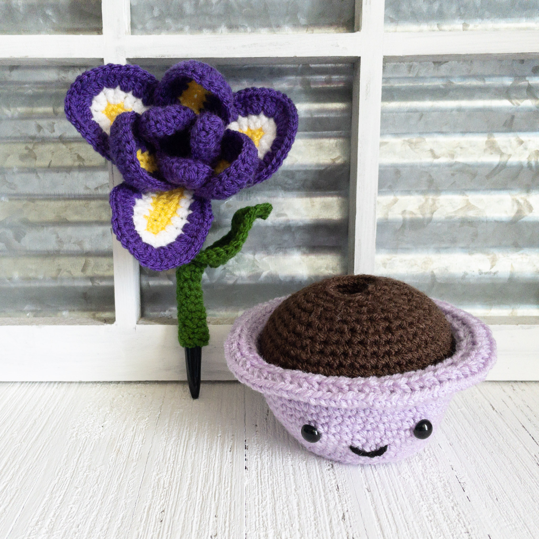 flowerpen-iris-purple-01